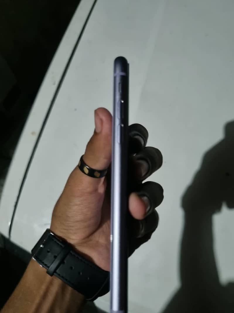 Apple iPhone 11 0