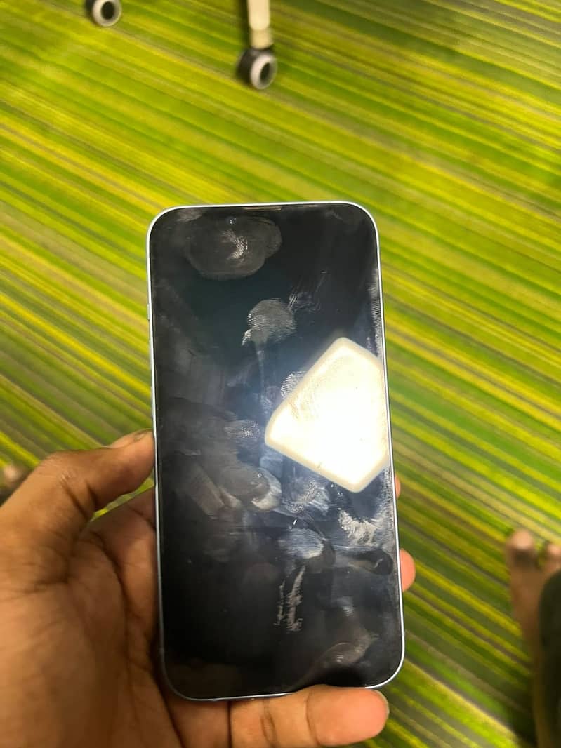 Apple iPhone 14 3