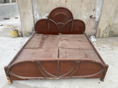 Full size bed