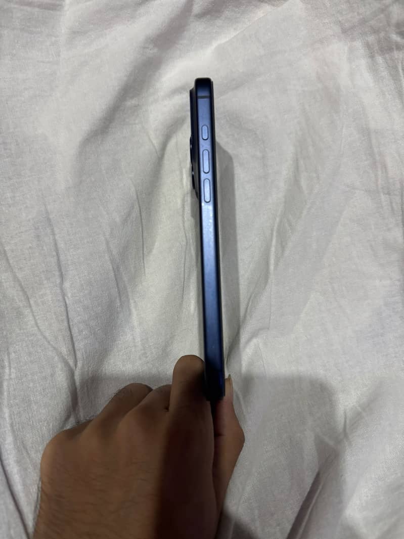 iPhone 17 Pro Max JV 4
