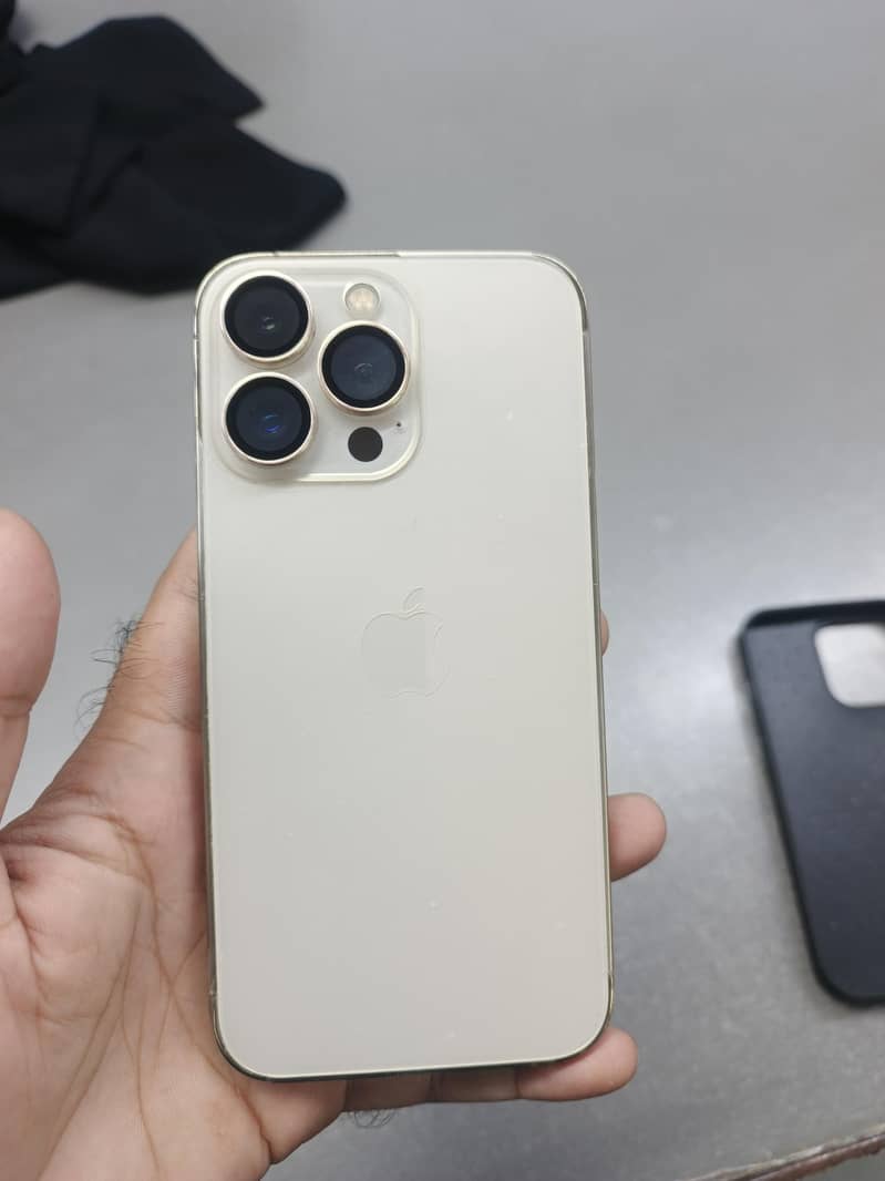 Apple iPhone 13 Pro 1