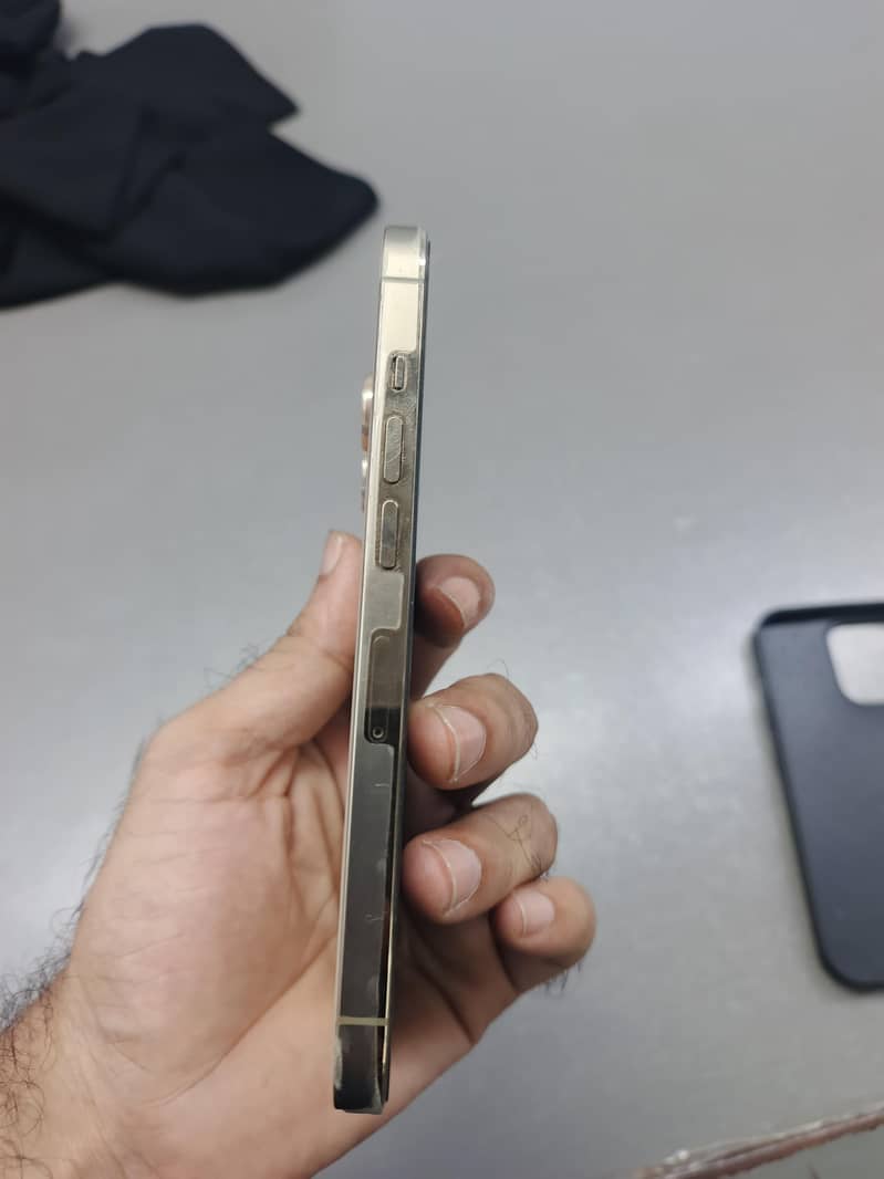 Apple iPhone 13 Pro 3