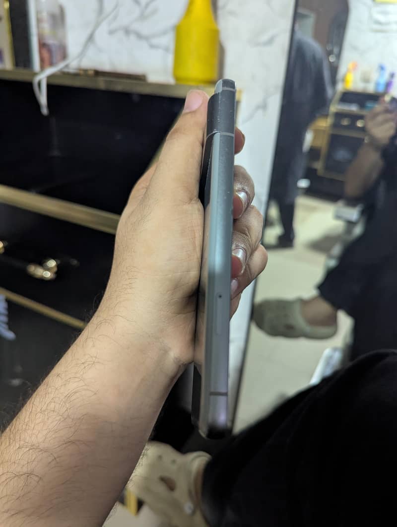 Google Pixel 8 5