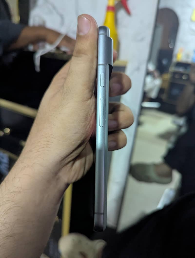 Google Pixel 8 7