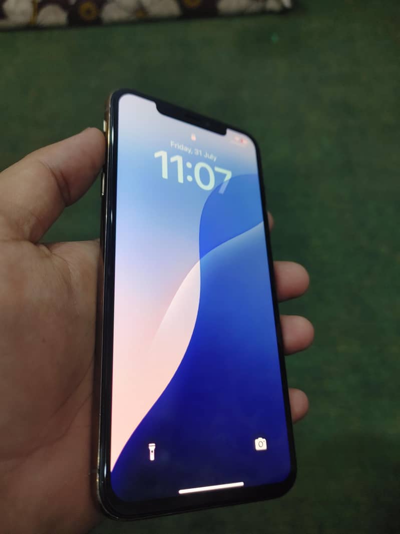 iphone xs max 4