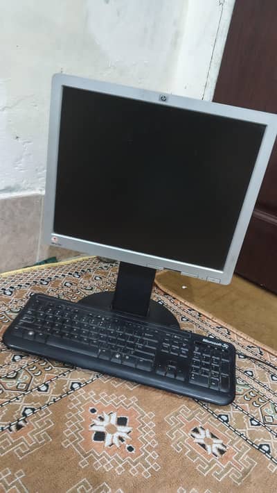 HP 17 Inch Monitor with keyboard