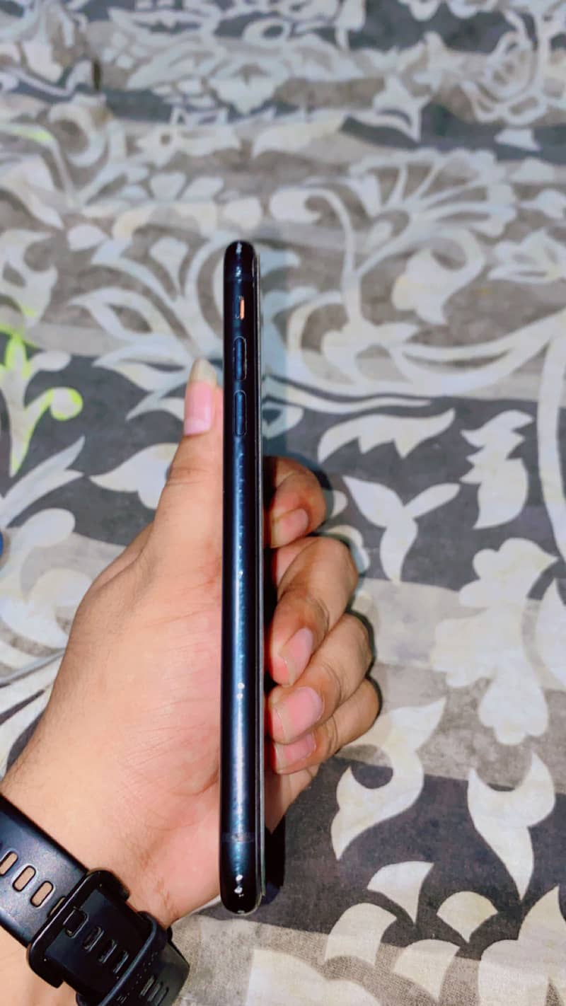 Apple iPhone XR 2