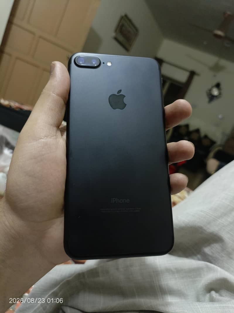 Apple iPhone 7 Plus 5