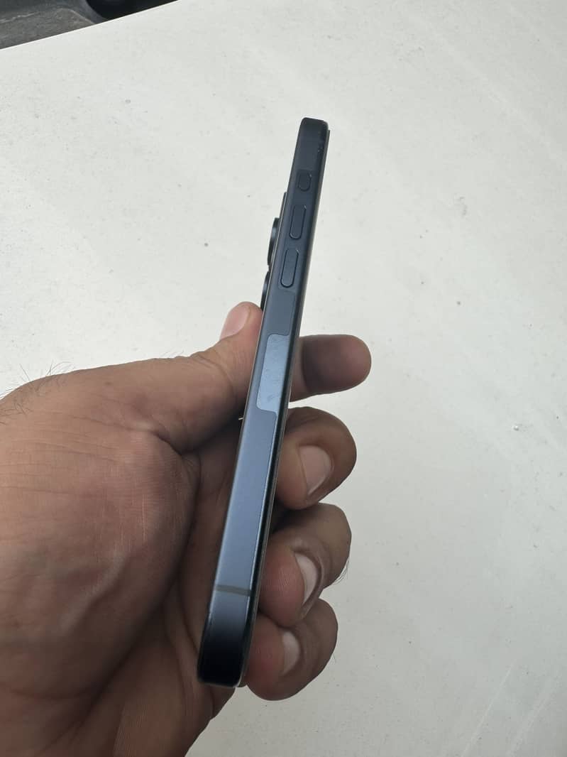Apple iPhone 15 Pro 4