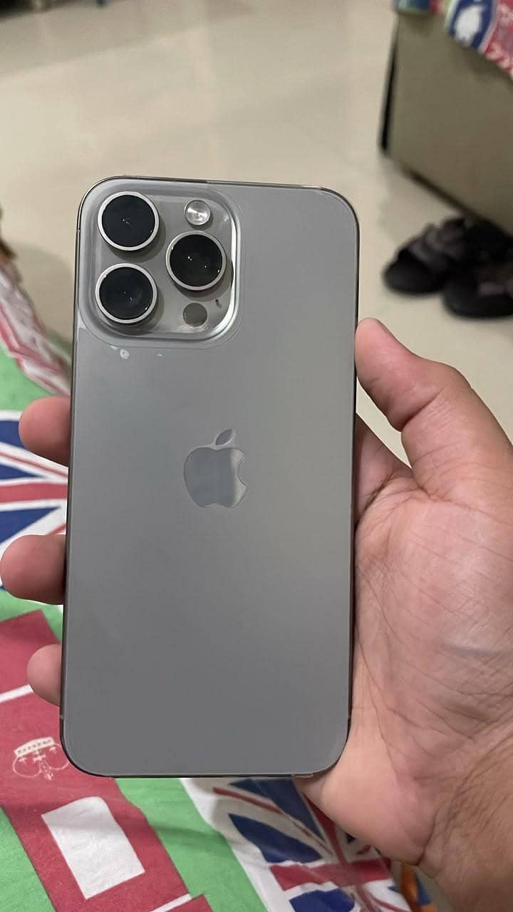 Apple iPhone 15 Pro Max 1