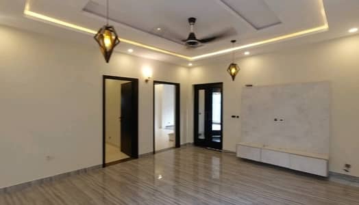 Stunning 10 Marla House In Fort Villas Available