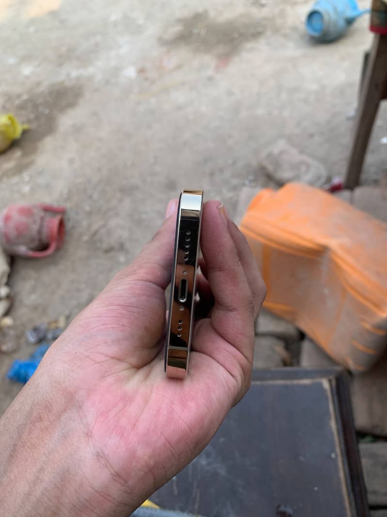 iPhone 13 Pro jv 11