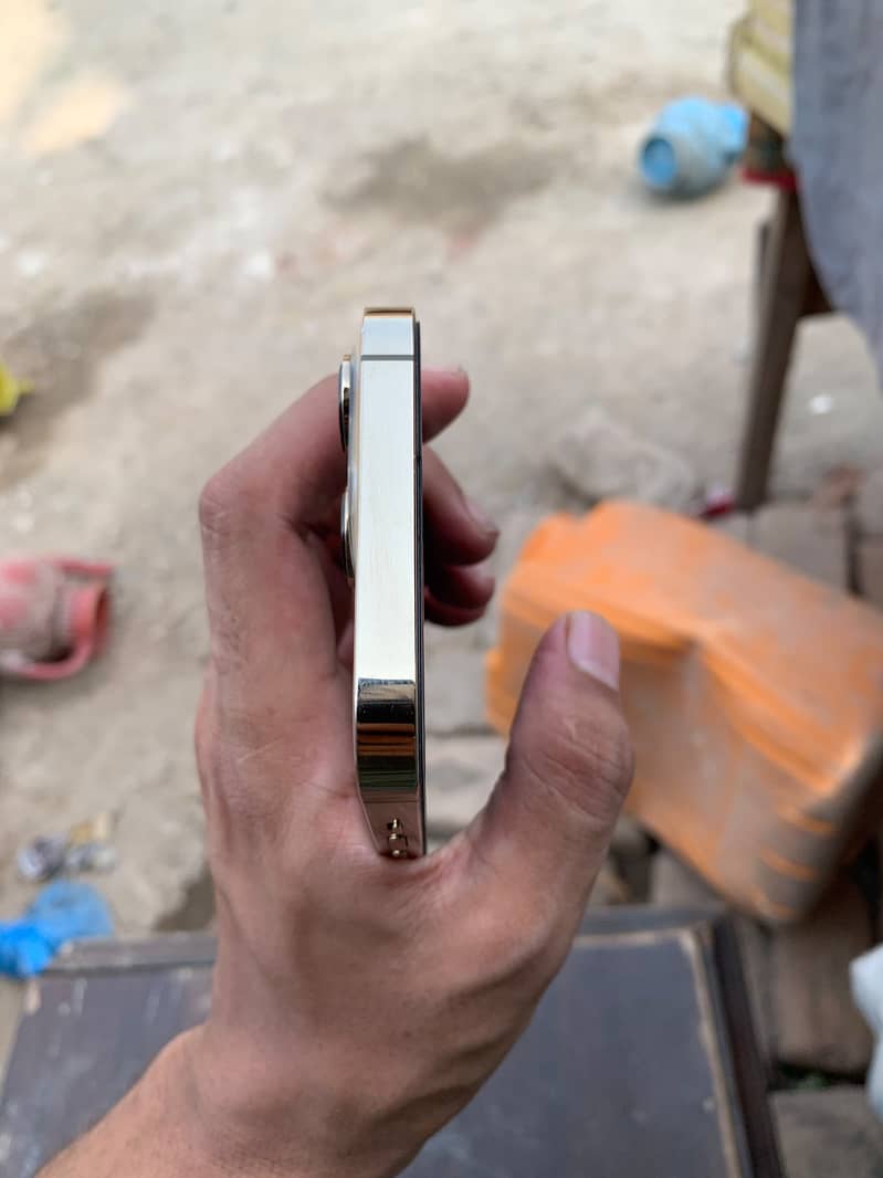 iPhone 13 Pro jv 13