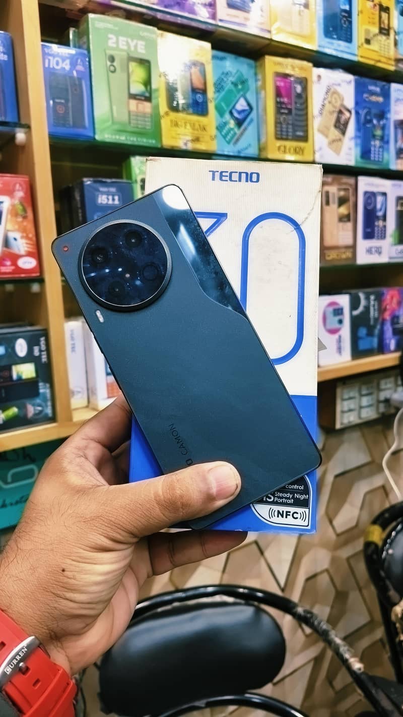 Tecno CAMON 30 0