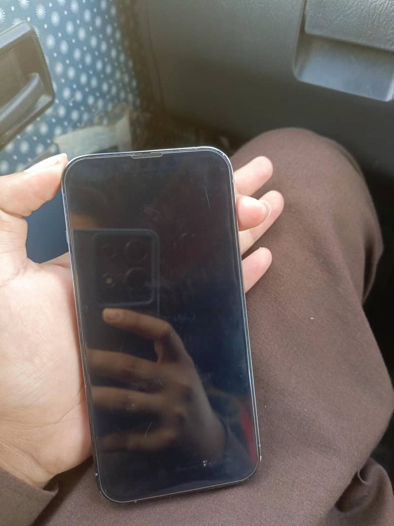 Apple iPhone 13 Pro 1