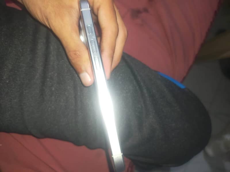 Apple iPhone 16 Pro(factory) 4