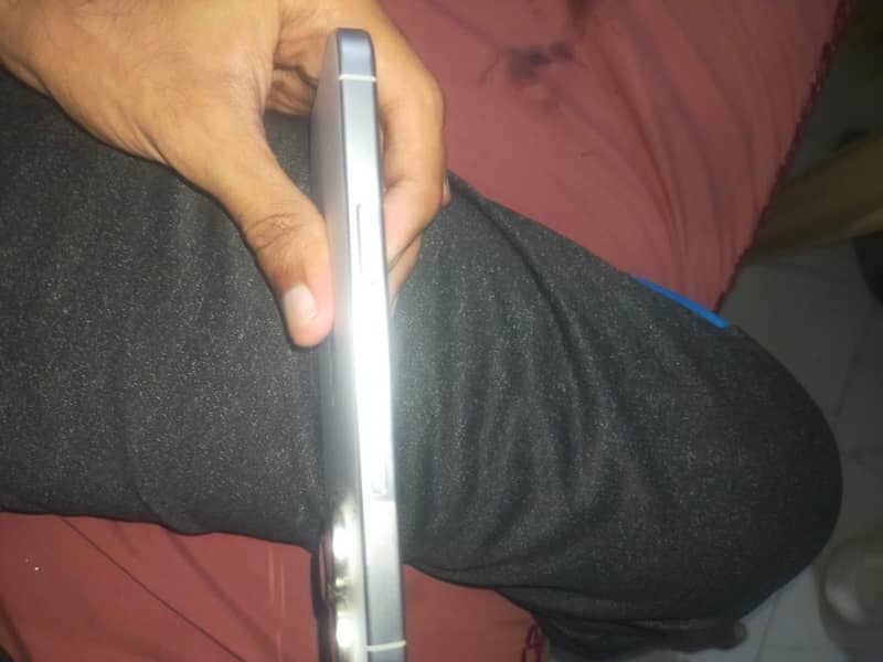 Apple iPhone 16 Pro(factory) 5