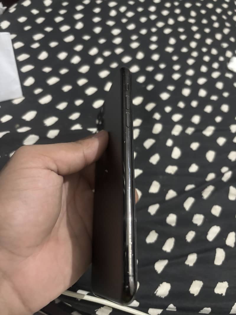 Apple iPhone 11 Pro Max 3
