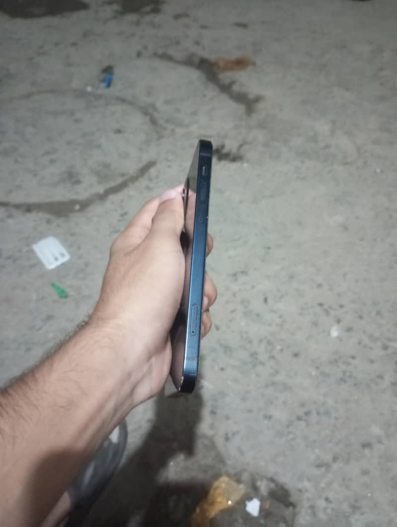 Apple iPhone 12 1