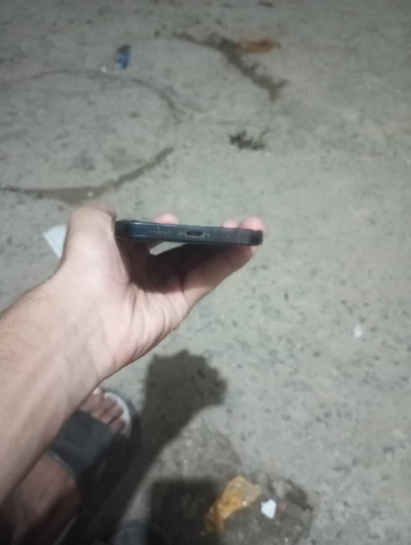 Apple iPhone 12 2