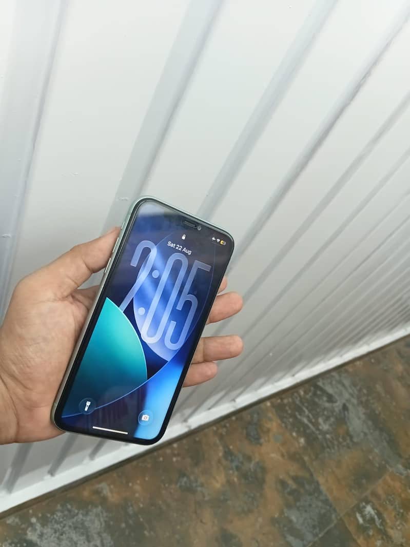 Apple iPhone 11 4