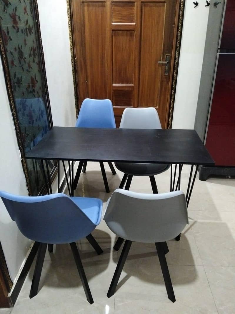 Rectangular shape new home breakfast or dinner table, cafe use table 1