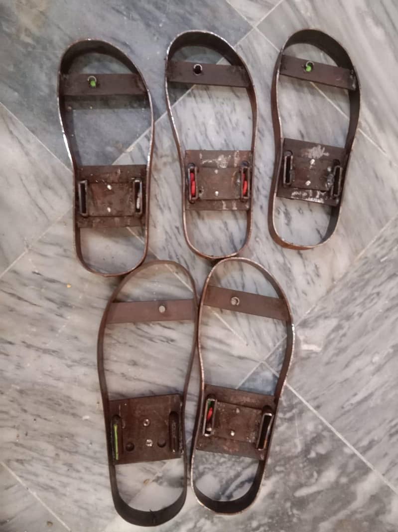 Hand made chappal & sendle making machine 4