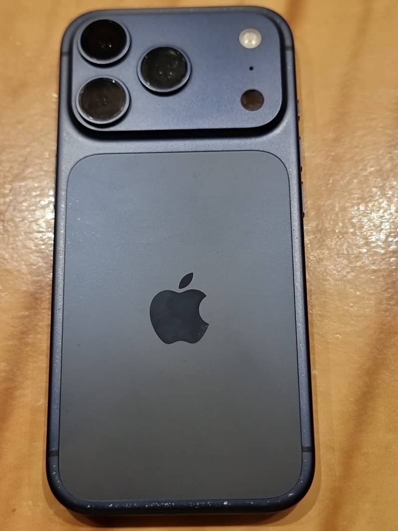 Apple iPhone 17 Pro 0