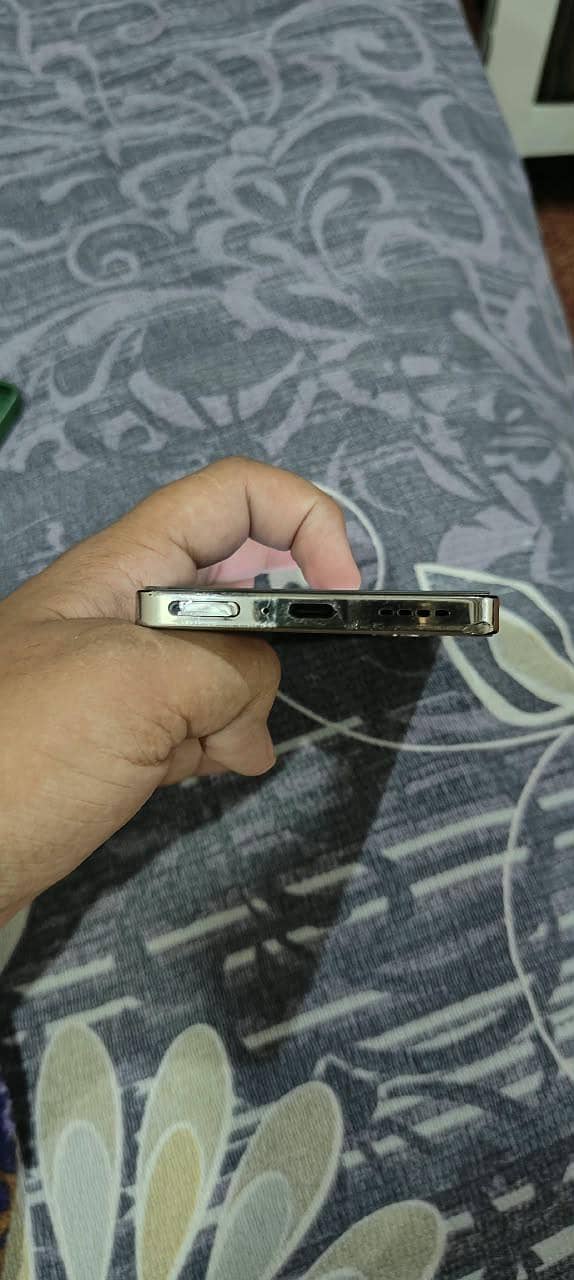 Infinix Note 40 4