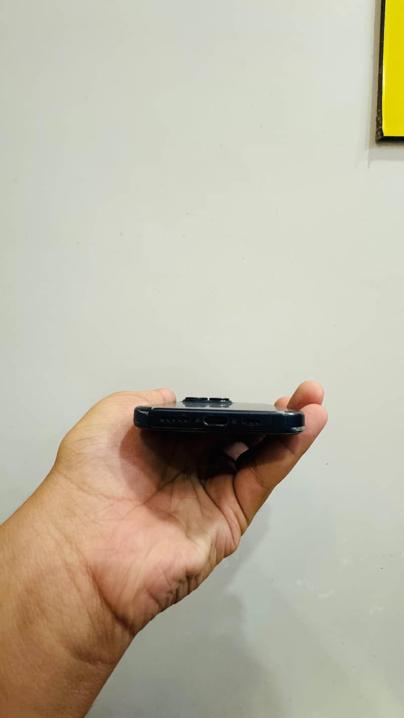 Apple iPhone 15 Pro 1