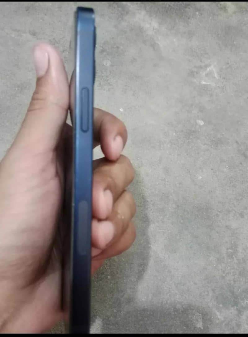 Apple iPhone 12 2