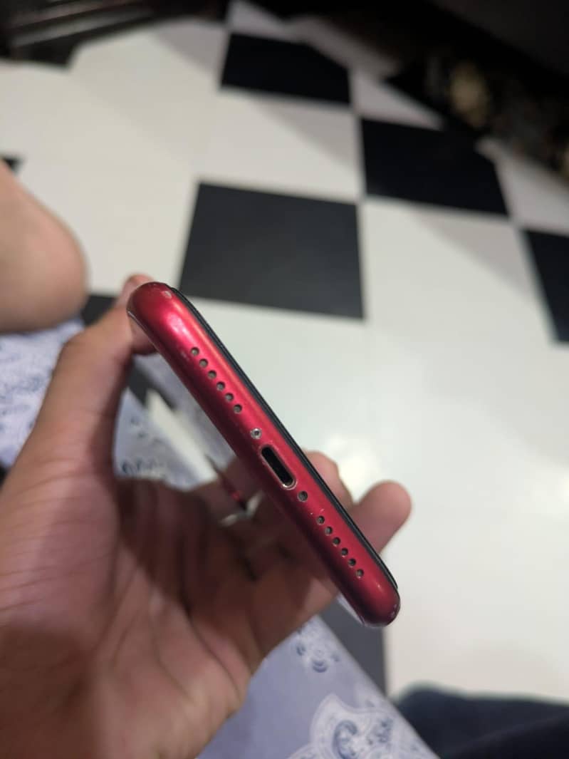 Apple iPhone 11 4