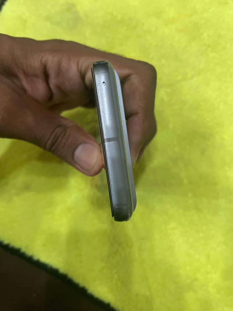 Google Pixel 8 4