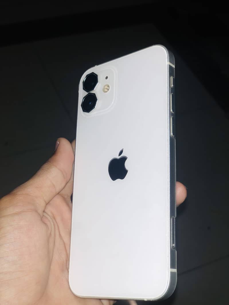 Apple iPhone 12 7