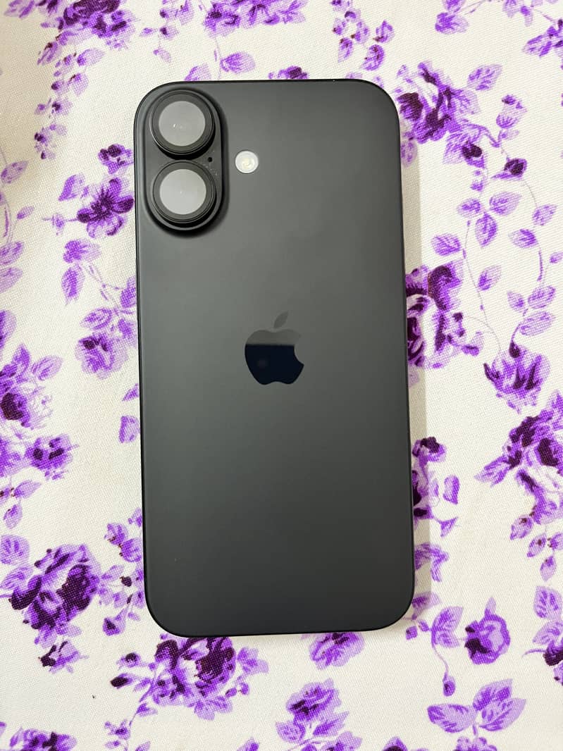 Apple iPhone 16 5
