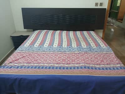 03339564026 **New Condition Furniture bed,dressing ,console & prame