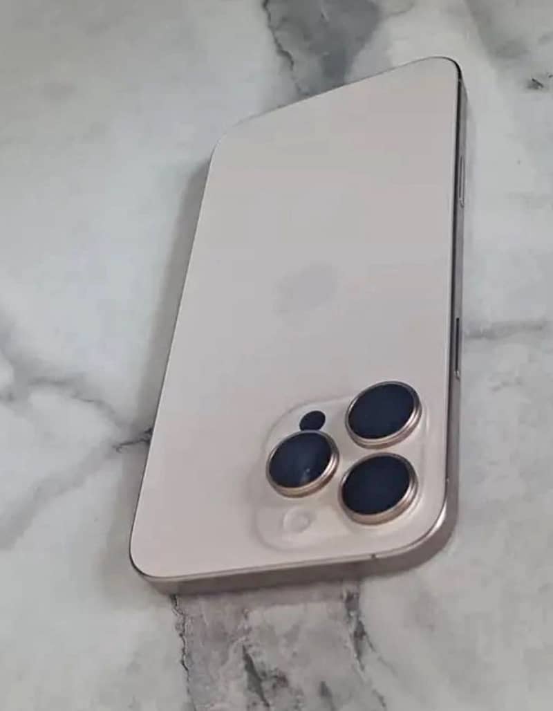 iPhone 16 Pro 1