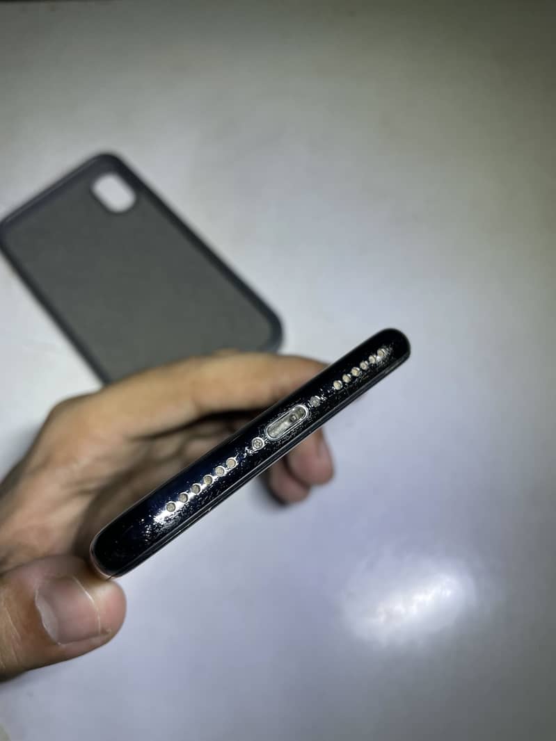 Apple iPhone X 6
