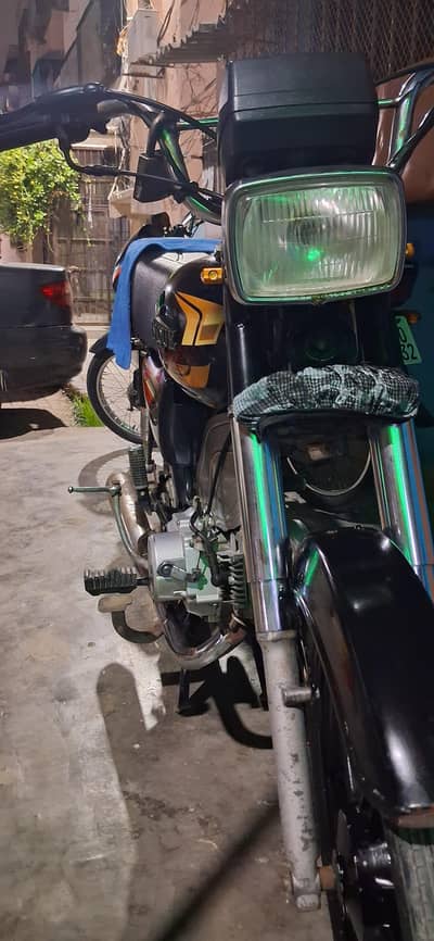 Unique CD 70 – Alloy Rims ke Sath For Sale