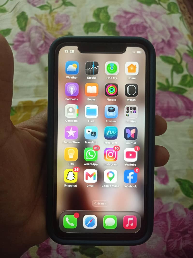 Apple iPhone 11 0