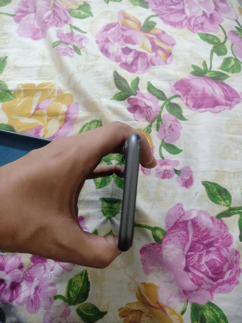 Apple iPhone 11 5
