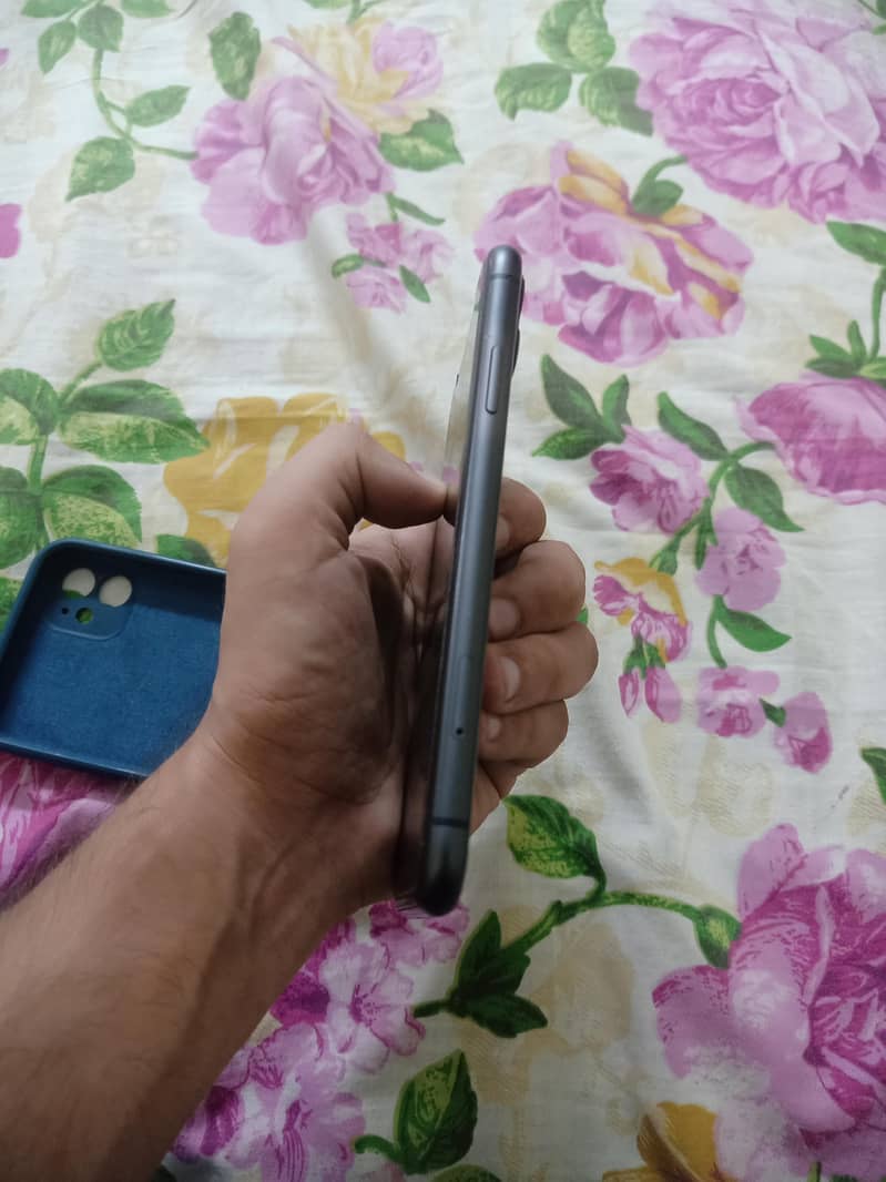 Apple iPhone 11 6