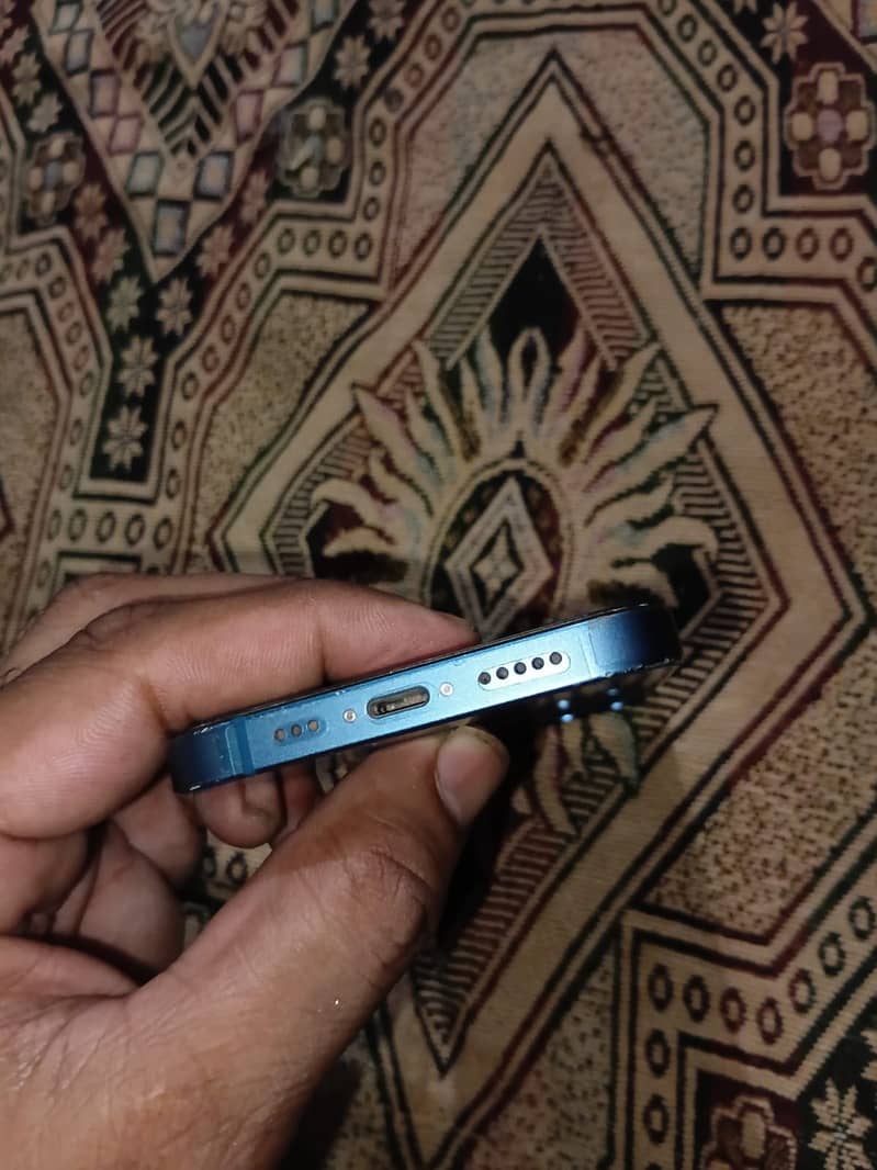 Apple iPhone 13 1