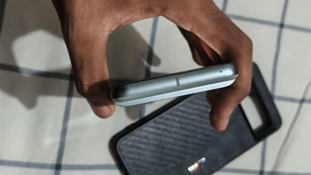 Google Pixel 8 2