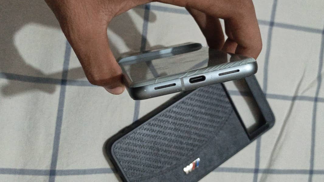 Google Pixel 8 4