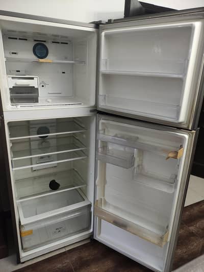 Fridge for sale!!