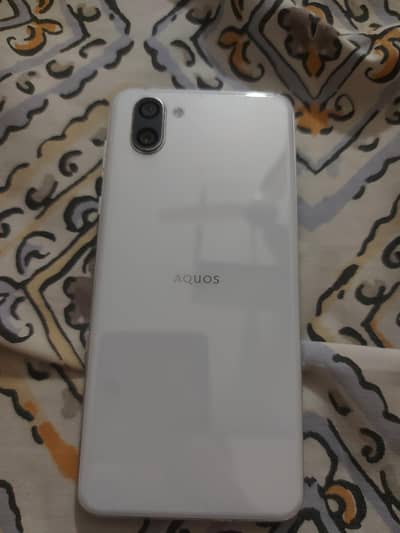 Sharp Aquos R3