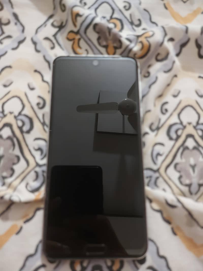 Sharp Aquos R3 1