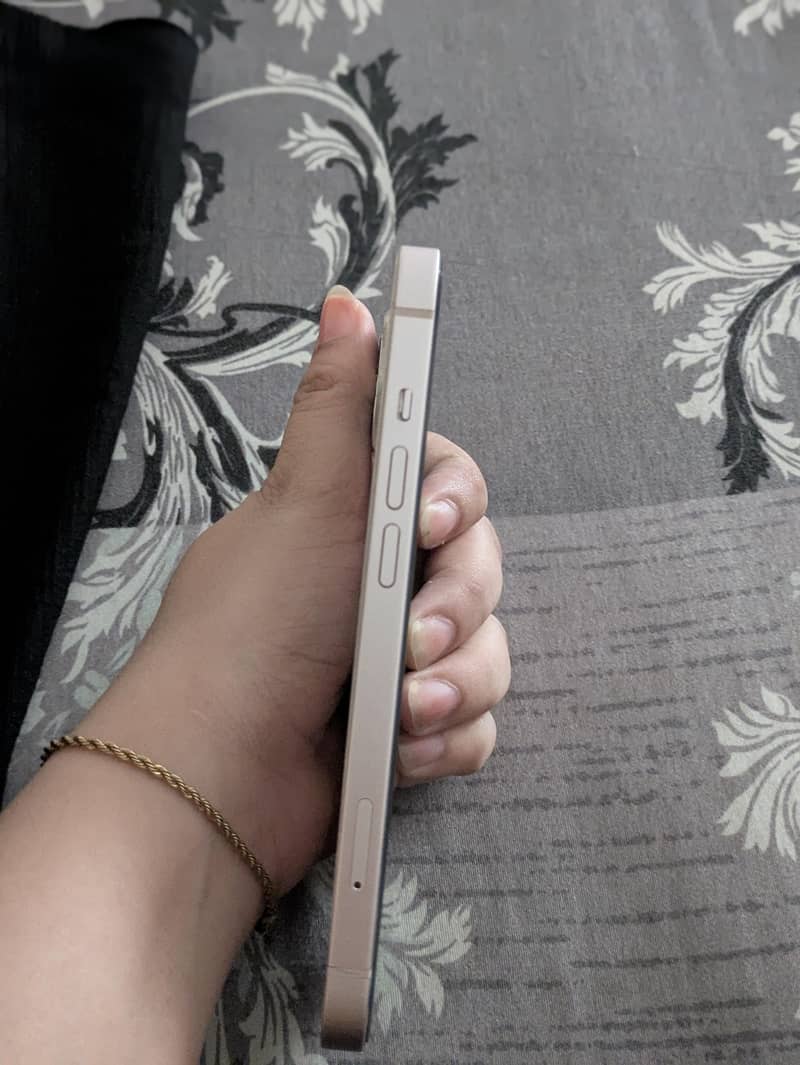 Apple iPhone 13 3