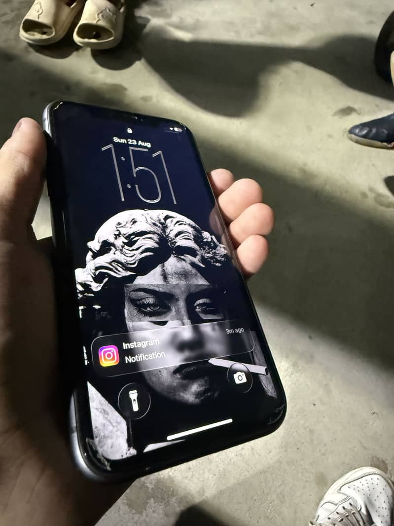 Apple iPhone 11 3